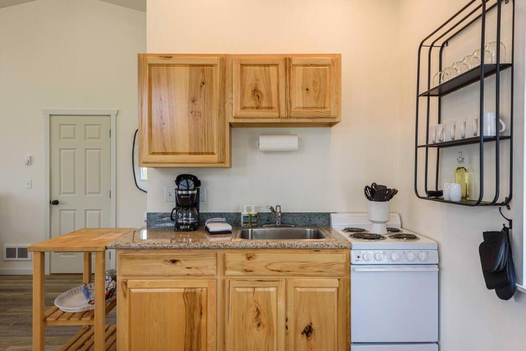 #Stayinmydistrict Oceanview Studio Loft Порт-Орфорд Экстерьер фото